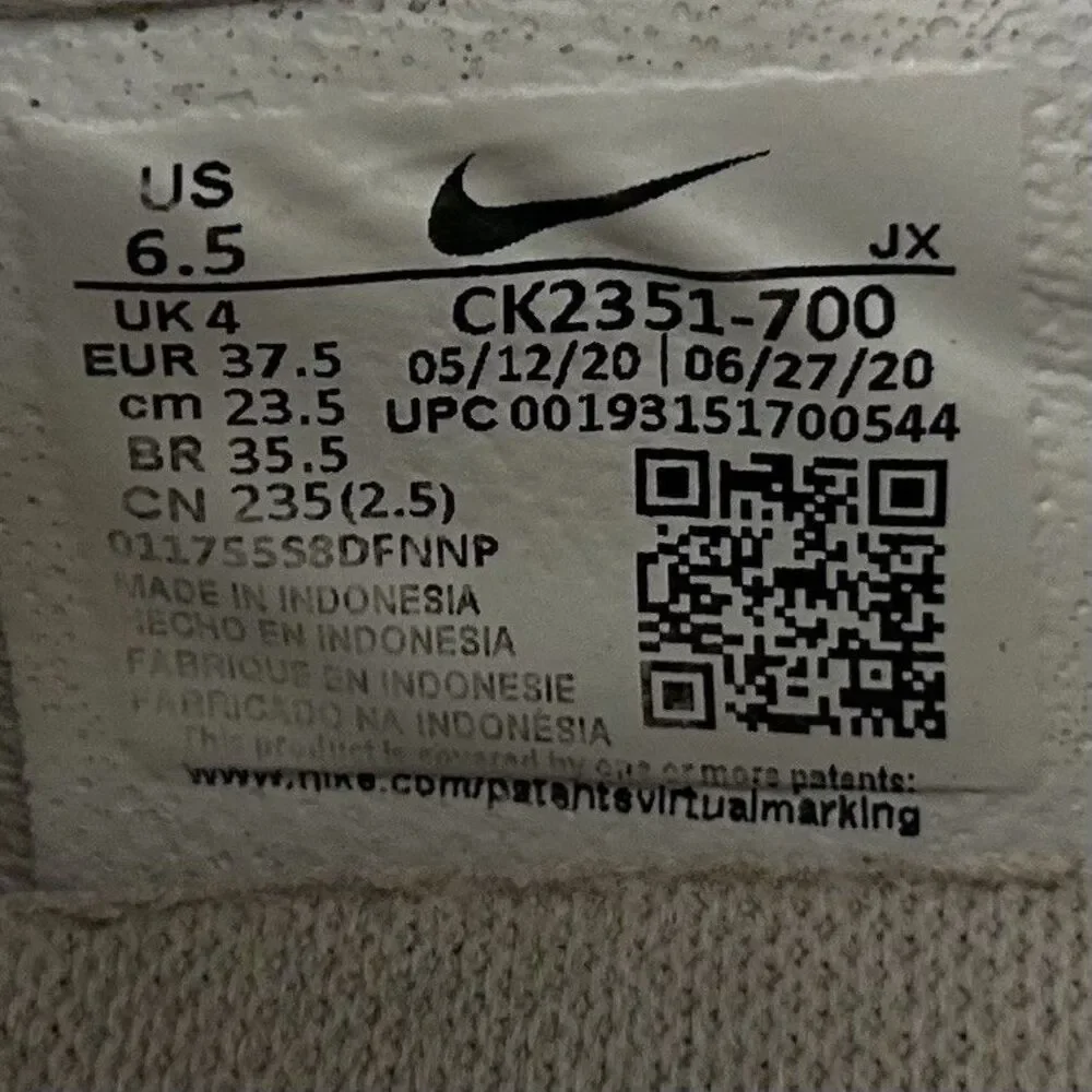 Nike Daybreak CK2351-700 Women’s Size 6.5 Wheat White Green Athletic Shoes Used